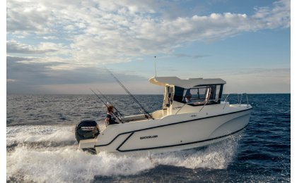 QS Captur 625 Pilothouse + Mercury F 115 XL EFI